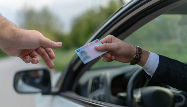 Permis de conduire : tout le déroulé du parcours en auto-école, de A à Z